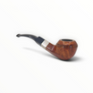 Pipa Floppypipe Peterson 80s in radica liscia con ghiera in argento e bocchino nero curvo su base bianca