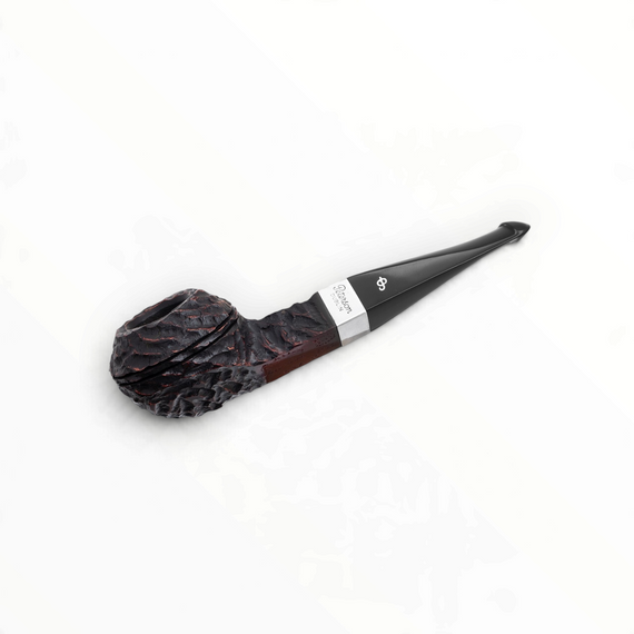 Pipa Floppypipe Peterson Pipe of the Year 2026, shape 493 Squat Bulldog, radica rusticata scura con vera in argento.