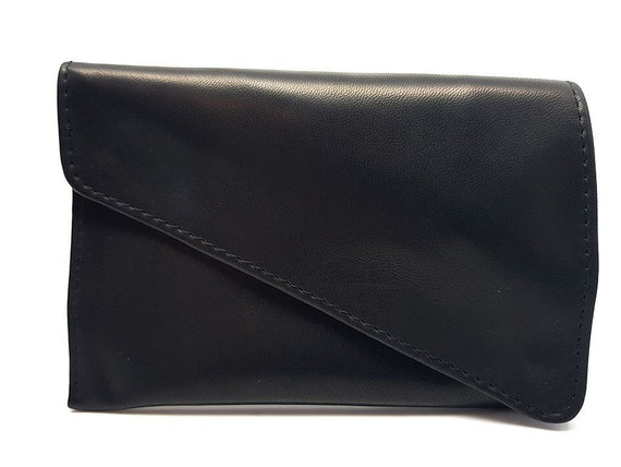 Portatabacco Floppypipe in vera pelle nera, design artigianale italiano compatto con chiusura a bottone.