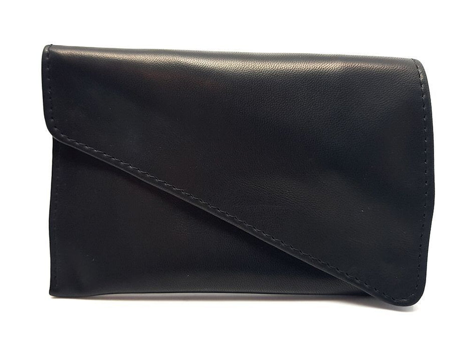Portatabacco Floppypipe in vera pelle nera, design artigianale italiano compatto con chiusura a bottone.