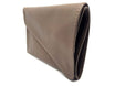 Portatabacco Floppypipe in vera pelle color taupe, modello medio artigianale Made in Italy con chiusura a bottone.
