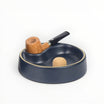 Set Floppypipe Sherlock Holmes in ceramica blu notte con vaso per tabacco, battipipa e posapipe con dettagli dorati