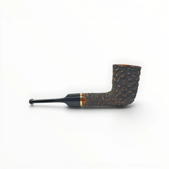 Floppypipe Pipa Talamona Rusticata Latakia 772 Dublin filtro 9mm, radica scura rusticata e finitura liscia, bocchino nero con veretta dorata.