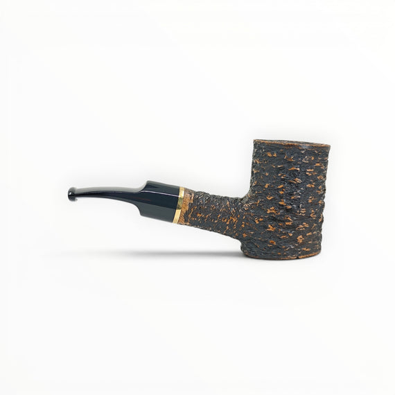 Floppypipe Pipa Talamona Rusticata Latakia 855 pipe with a rustic, dark briar bowl and black mouthpiece, gold band.