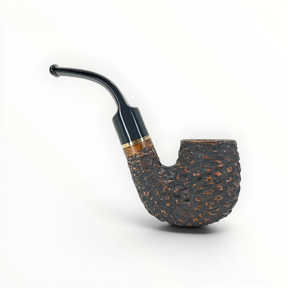 Floppypipe Pipa Talamona Rusticata Latakia 863 Bent Apple pipe with a rustic dark briar bowl, smooth natural briar shank, and black mouthpiece with gold band.
