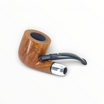 Pipa Caminetto 2 R 14 Pot curva in radica liscia fiammata con ghiera in argento e bocchino nero con logo a baffo.