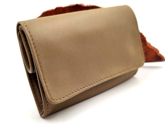 Nuovo Portatabacco Piccolo Floppy in pelle Kaki